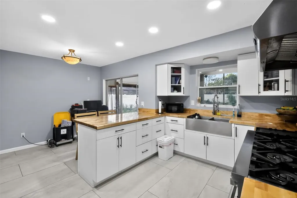7614 Palmbrook Drive Tampa FL 33615