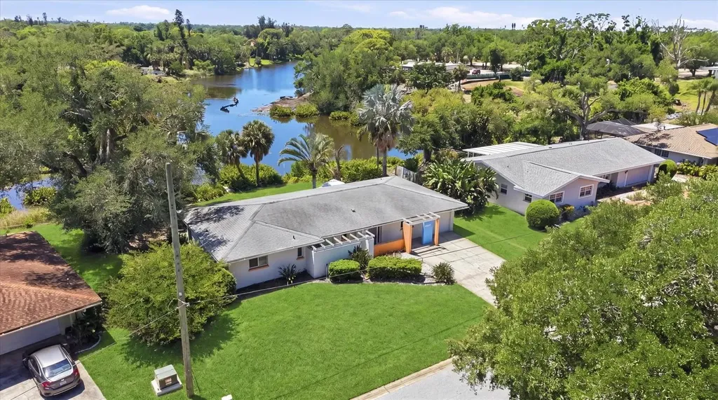 2940 Bougainvillea Street Sarasota FL 34239