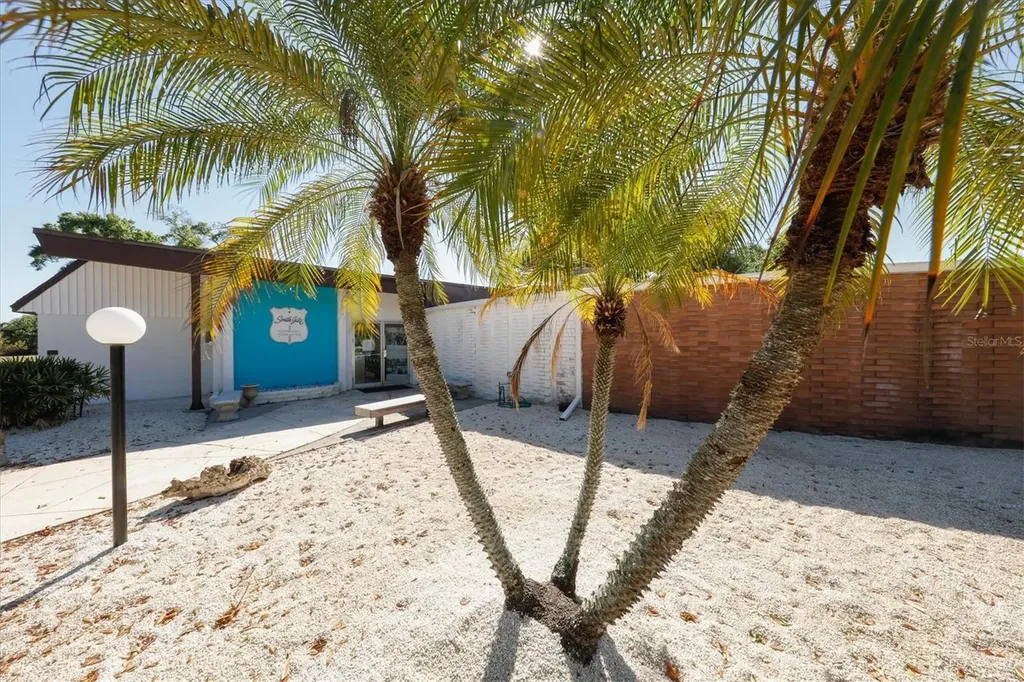 2940 Bougainvillea Street Sarasota FL 34239