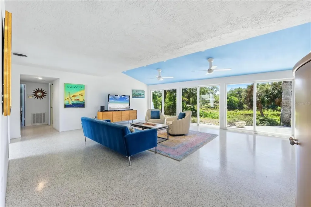2940 Bougainvillea Street Sarasota FL 34239