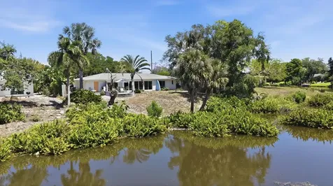 2940 Bougainvillea Street Sarasota FL 34239