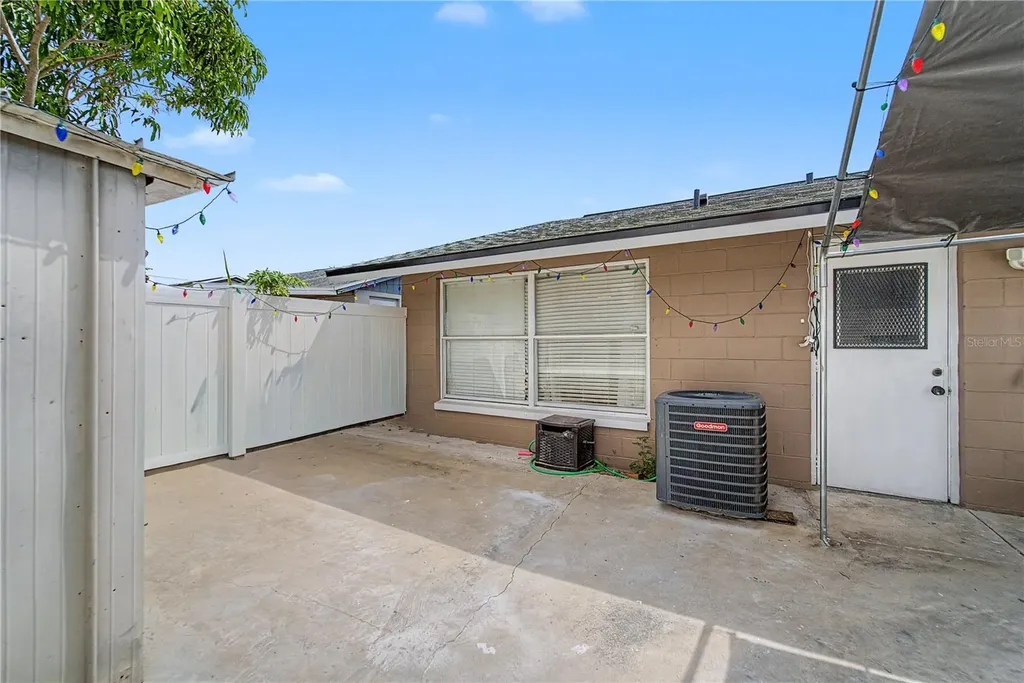 8304 Dasa Place Tampa FL 33615