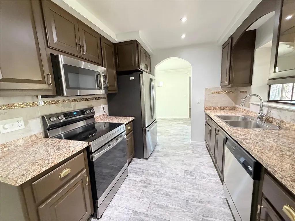 143 Cranfield Court Orlando FL 32835