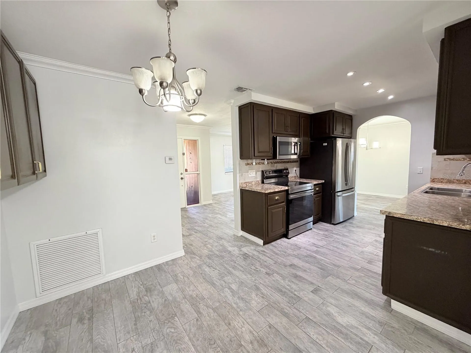 143 Cranfield Court Orlando FL 32835