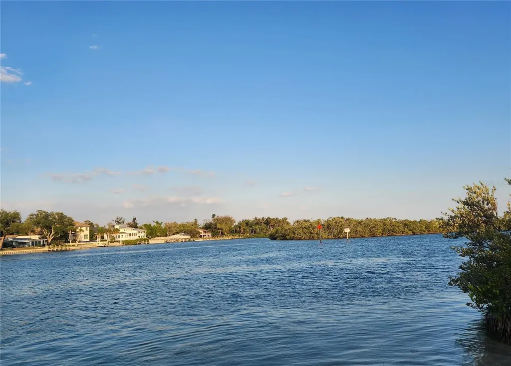 100 Circuit Road Nokomis FL 34275