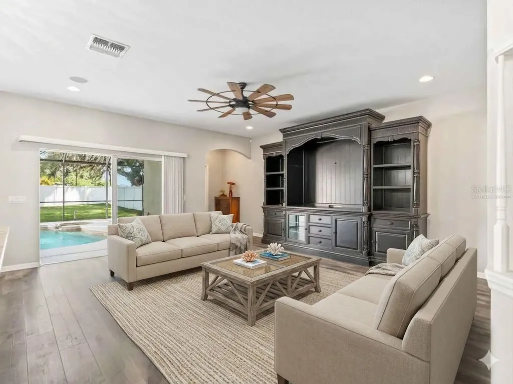 4942 NE 123rd Lane Oxford FL 34484