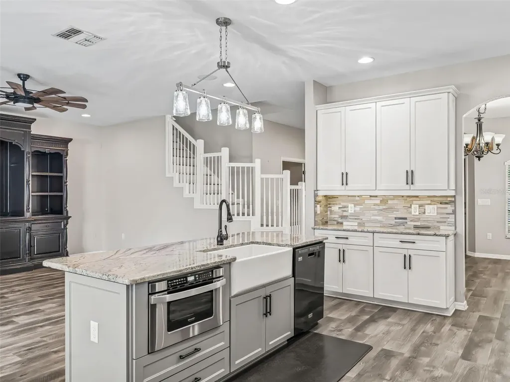 4942 NE 123rd Lane Oxford FL 34484
