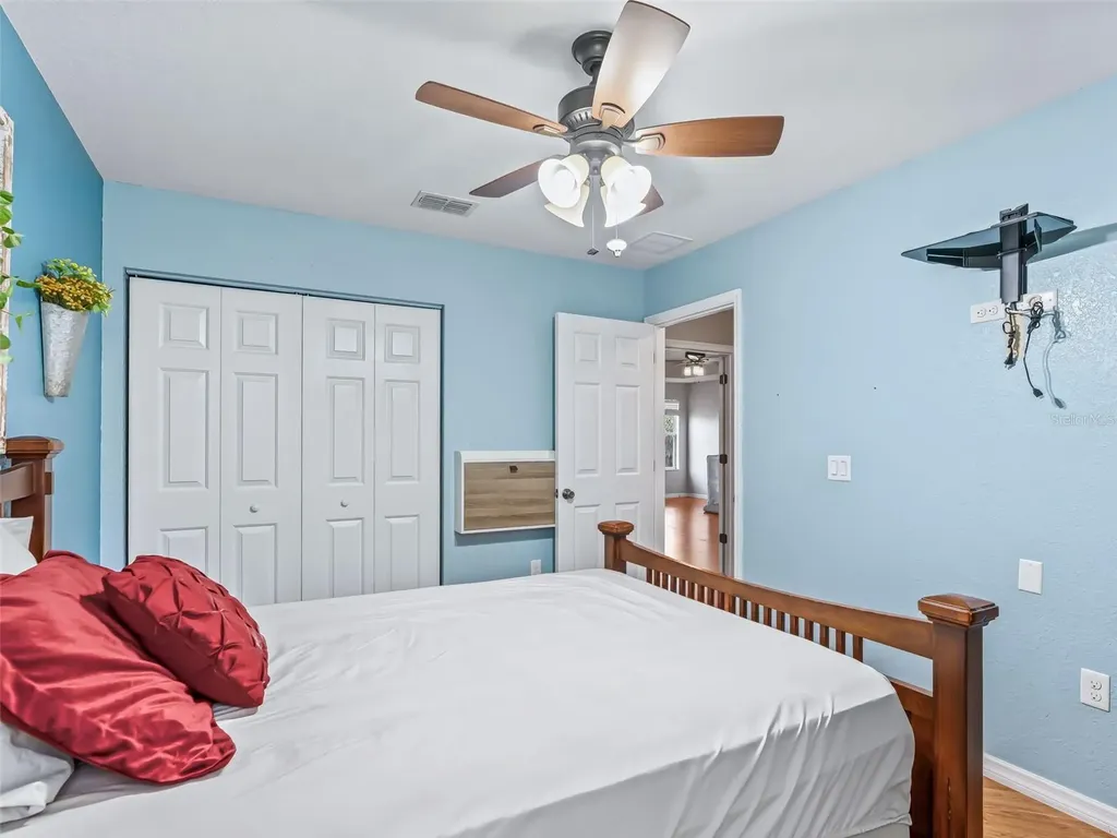 4942 NE 123rd Lane Oxford FL 34484