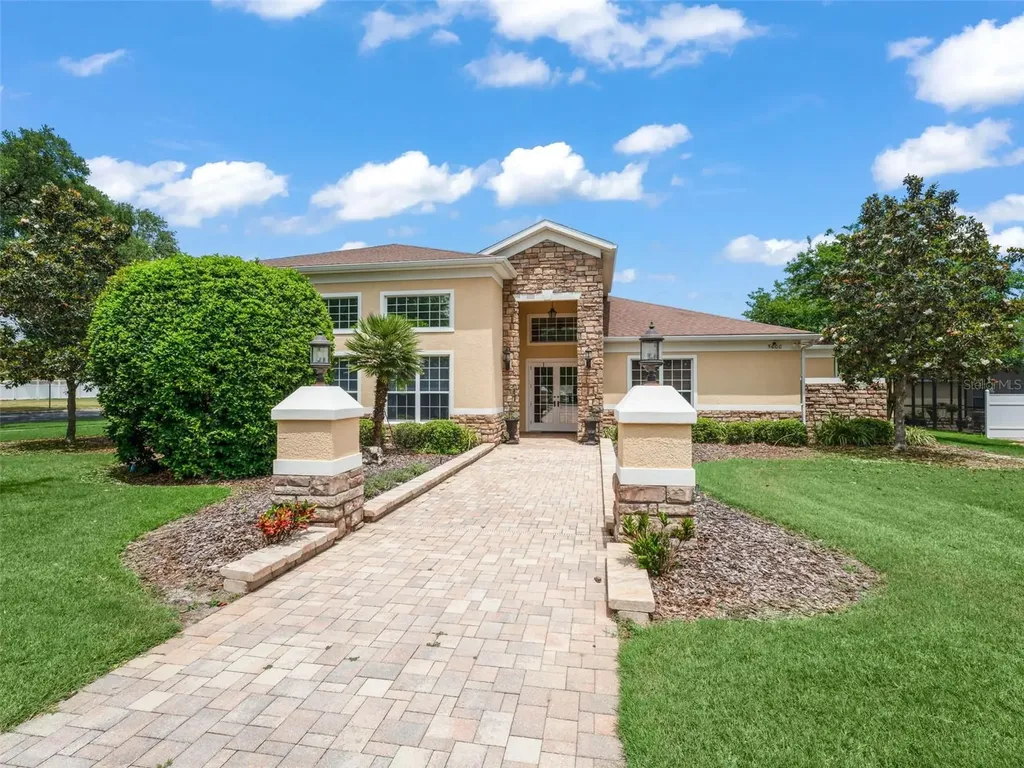 4942 NE 123rd Lane Oxford FL 34484