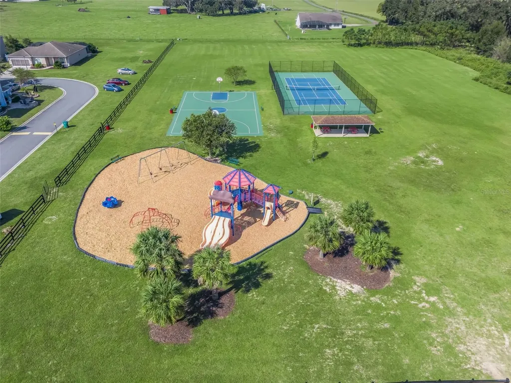 4942 NE 123rd Lane Oxford FL 34484