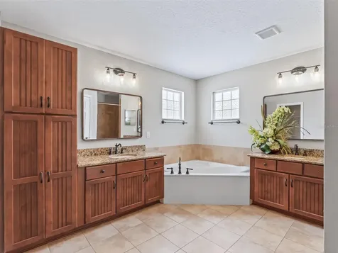 4942 NE 123rd Lane Oxford FL 34484