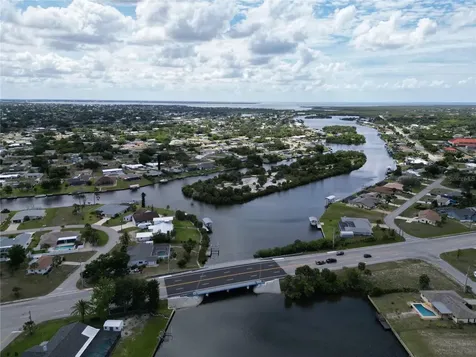 729 Crestview Circle NW Port Charlotte FL 33948