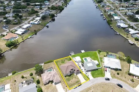 729 Crestview Circle NW Port Charlotte FL 33948