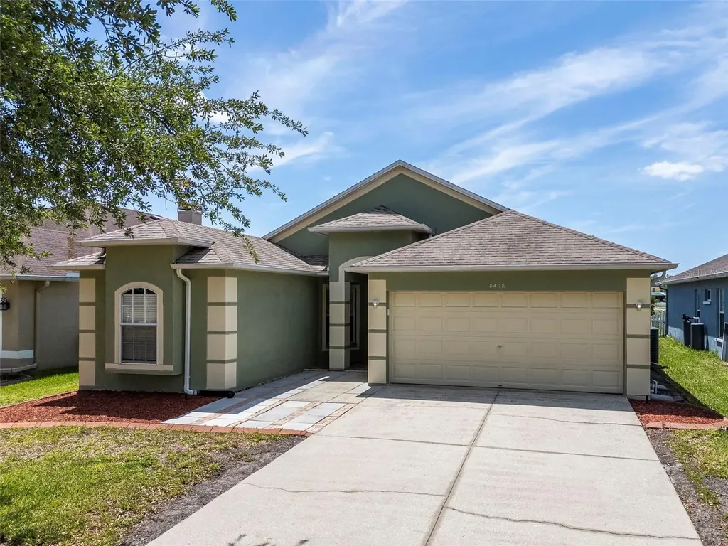 8408 Canterbury Lake Boulevard Tampa FL 33619