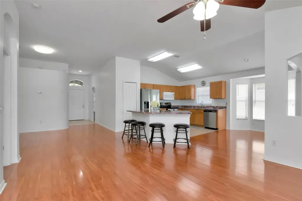 8408 Canterbury Lake Boulevard Tampa FL 33619