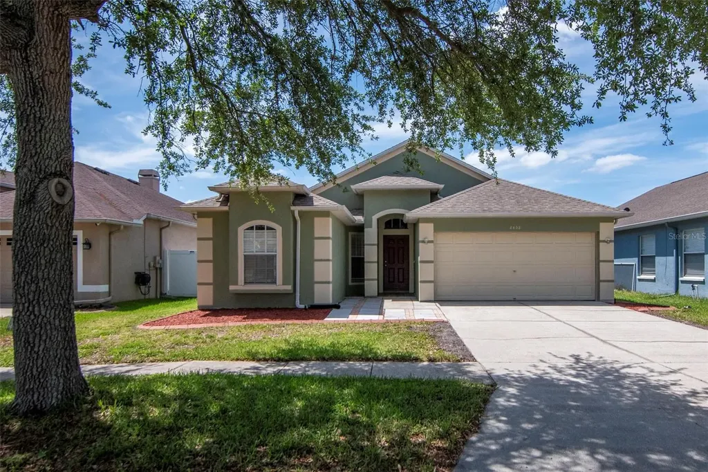 8408 Canterbury Lake Boulevard Tampa FL 33619