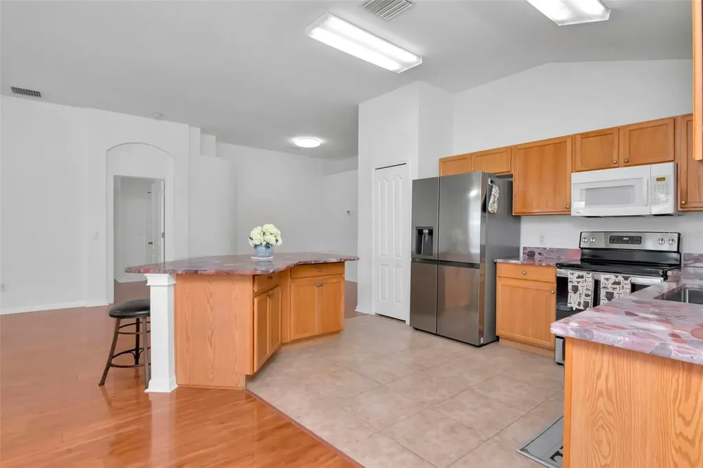 8408 Canterbury Lake Boulevard Tampa FL 33619