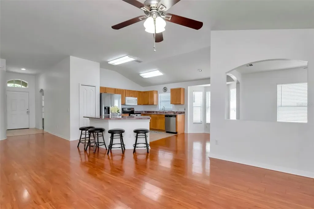8408 Canterbury Lake Boulevard Tampa FL 33619