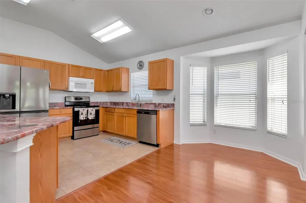 8408 Canterbury Lake Boulevard Tampa FL 33619