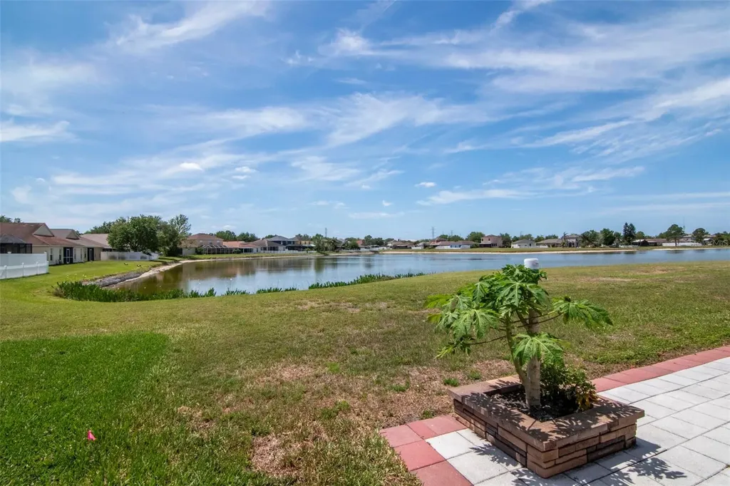 8408 Canterbury Lake Boulevard Tampa FL 33619