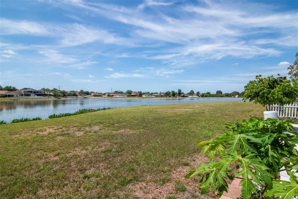 8408 Canterbury Lake Boulevard Tampa FL 33619