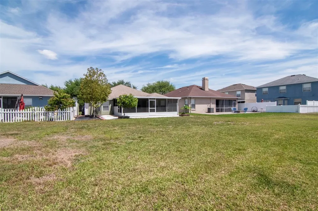 8408 Canterbury Lake Boulevard Tampa FL 33619