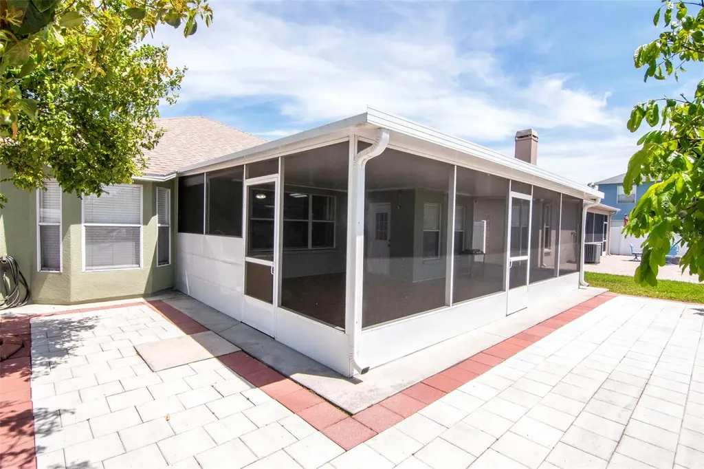 8408 Canterbury Lake Boulevard Tampa FL 33619