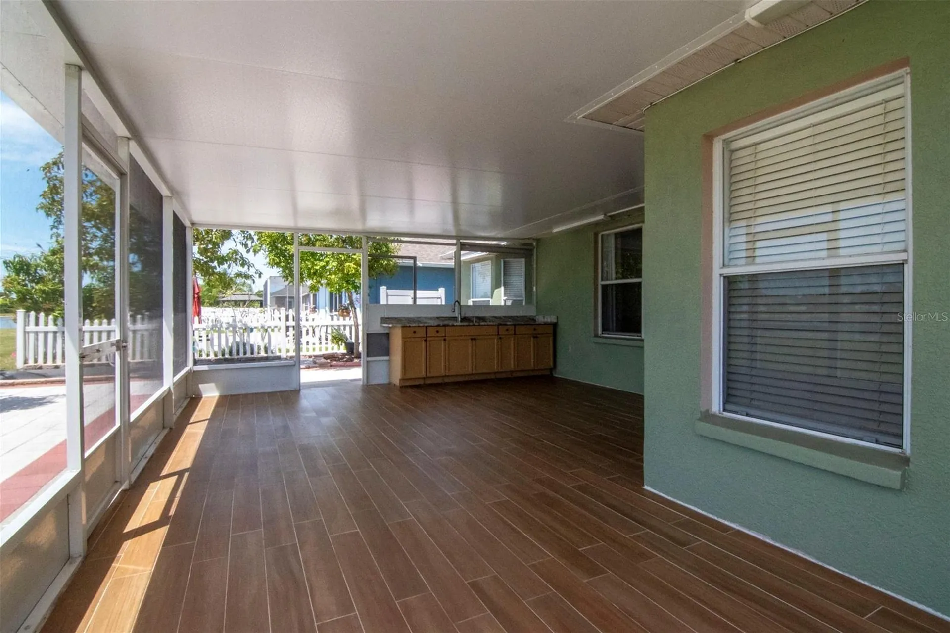 8408 Canterbury Lake Boulevard Tampa FL 33619