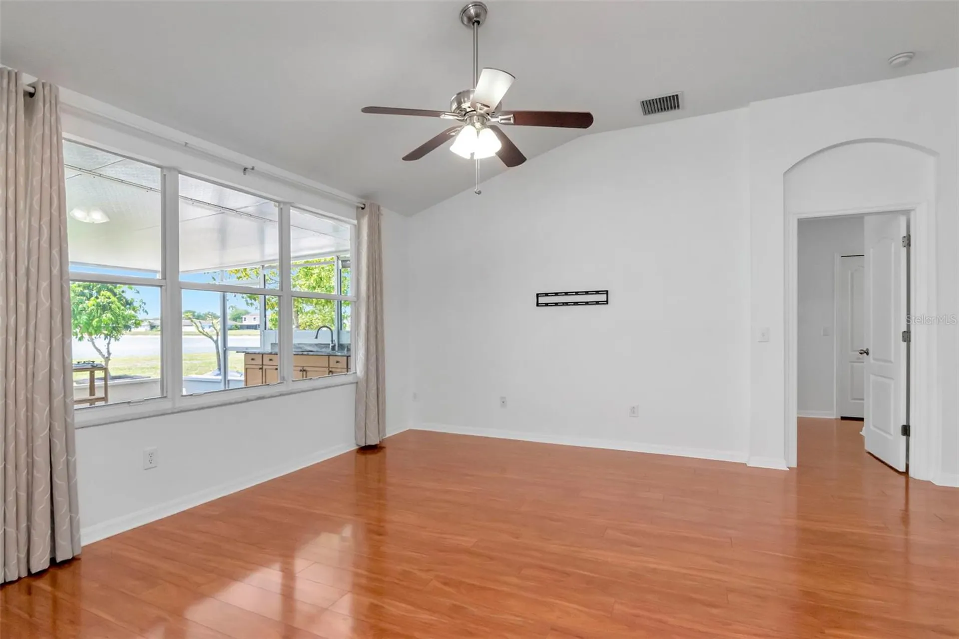 8408 Canterbury Lake Boulevard Tampa FL 33619