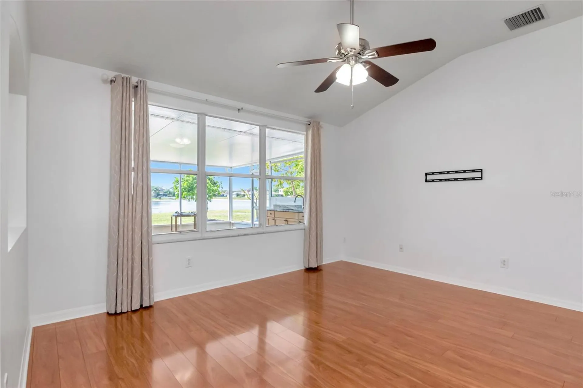 8408 Canterbury Lake Boulevard Tampa FL 33619