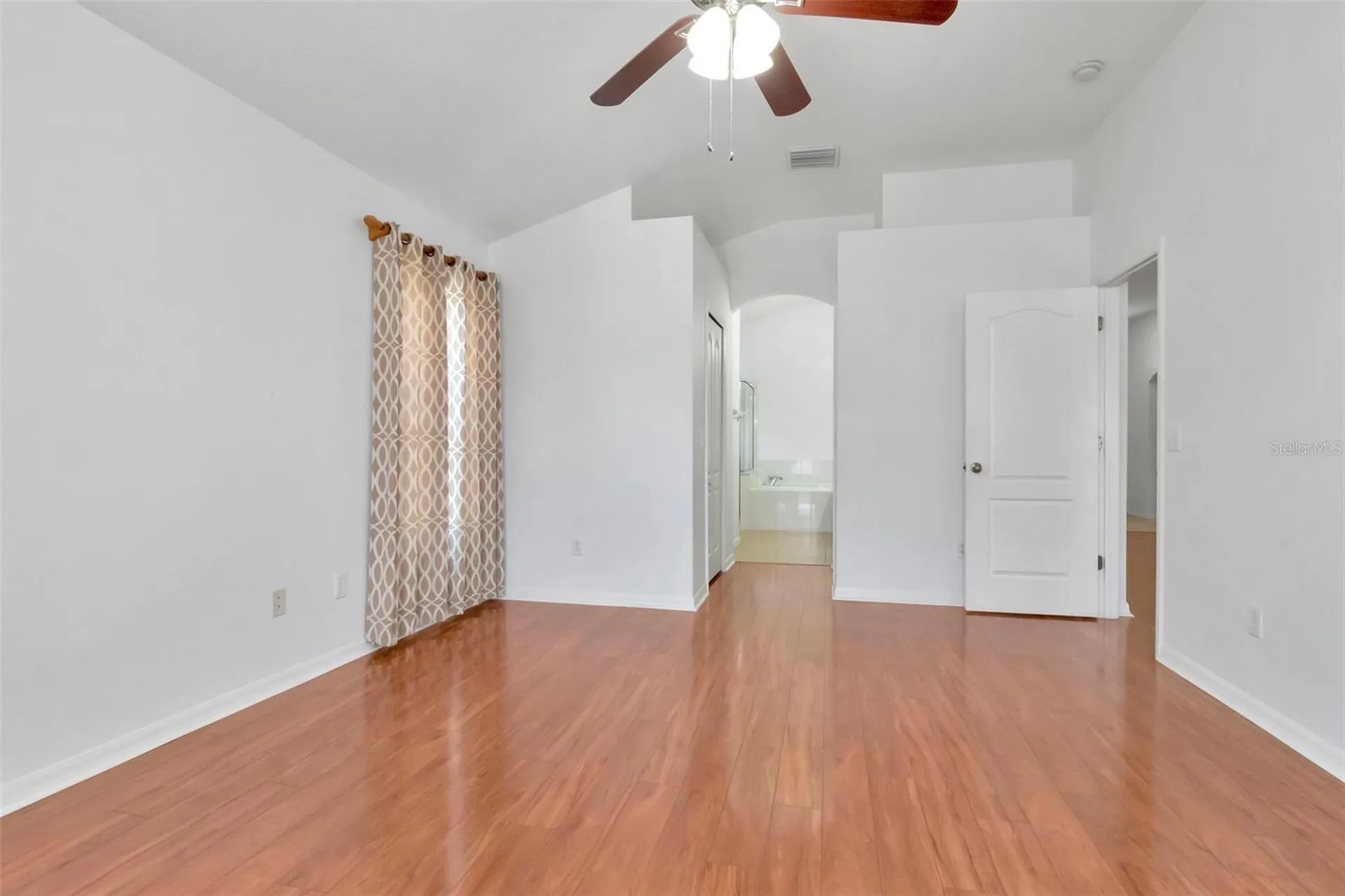 8408 Canterbury Lake Boulevard Tampa FL 33619