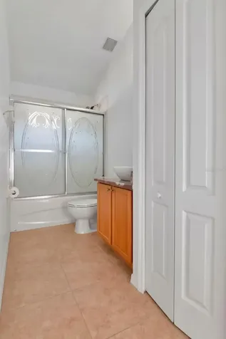 8408 Canterbury Lake Boulevard Tampa FL 33619