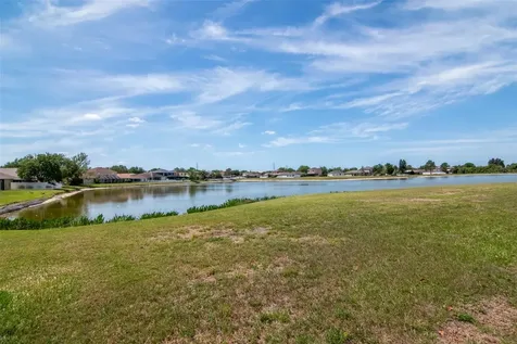 8408 Canterbury Lake Boulevard Tampa FL 33619