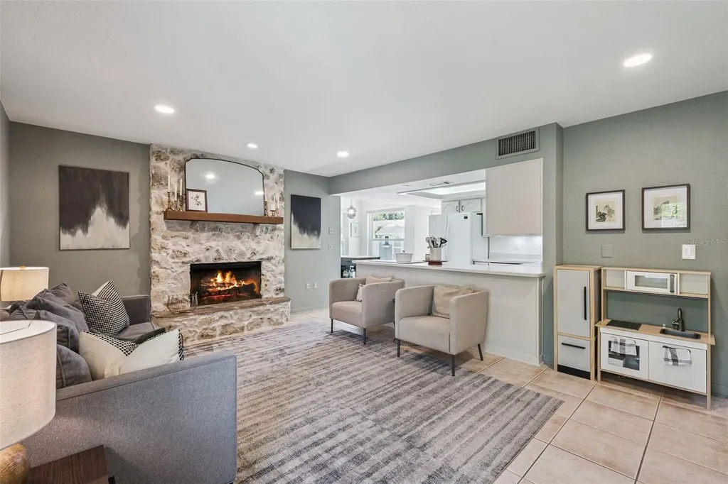 4202 Woodlynne Lane Orlando FL 32812