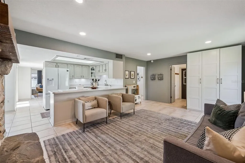 4202 Woodlynne Lane Orlando FL 32812