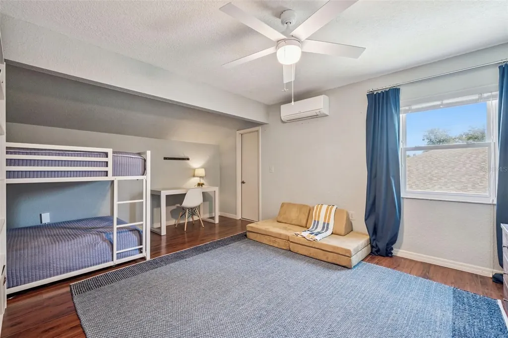 4202 Woodlynne Lane Orlando FL 32812
