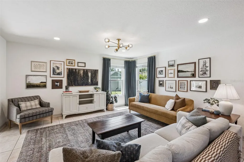 4202 Woodlynne Lane Orlando FL 32812