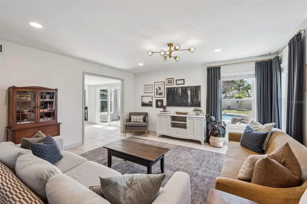 4202 Woodlynne Lane Orlando FL 32812
