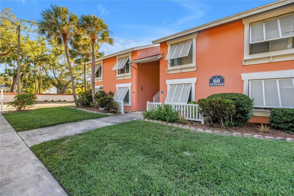 3795 41st Lane S St Petersburg FL 33711