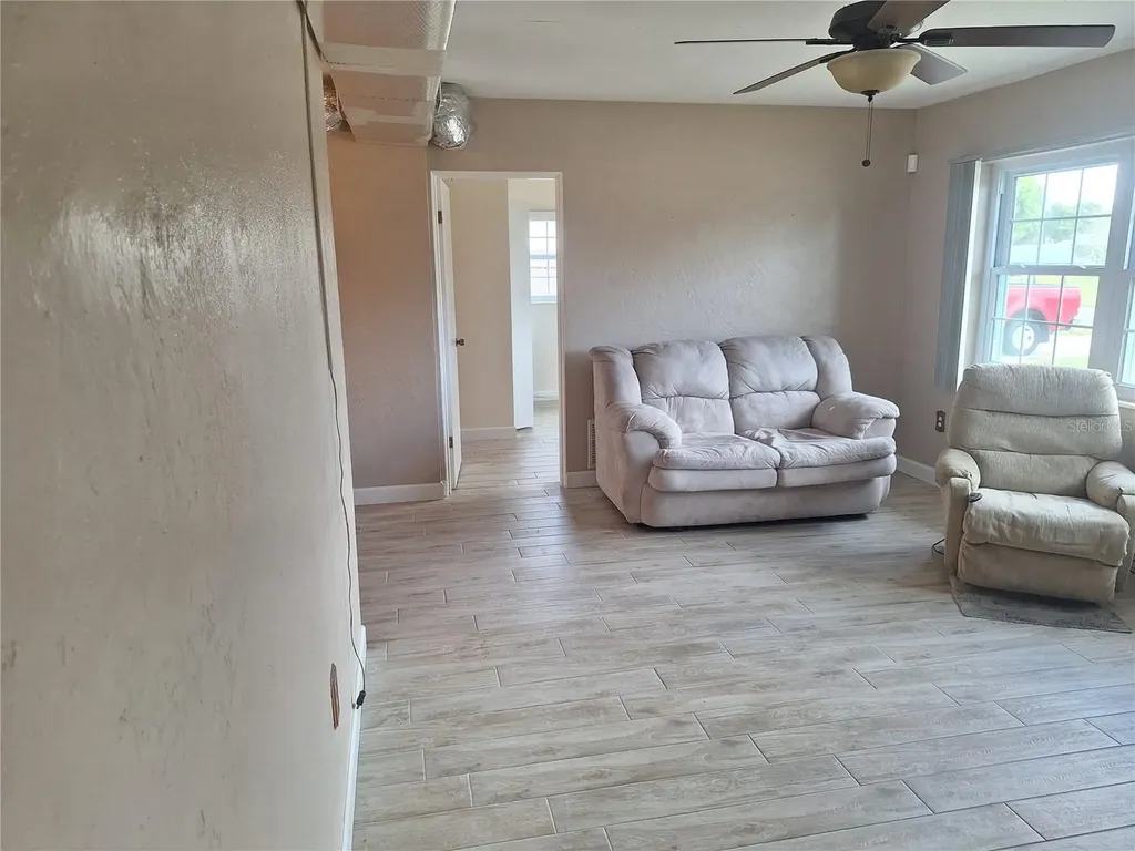8916 Narcissus Avenue Seminole FL 33777