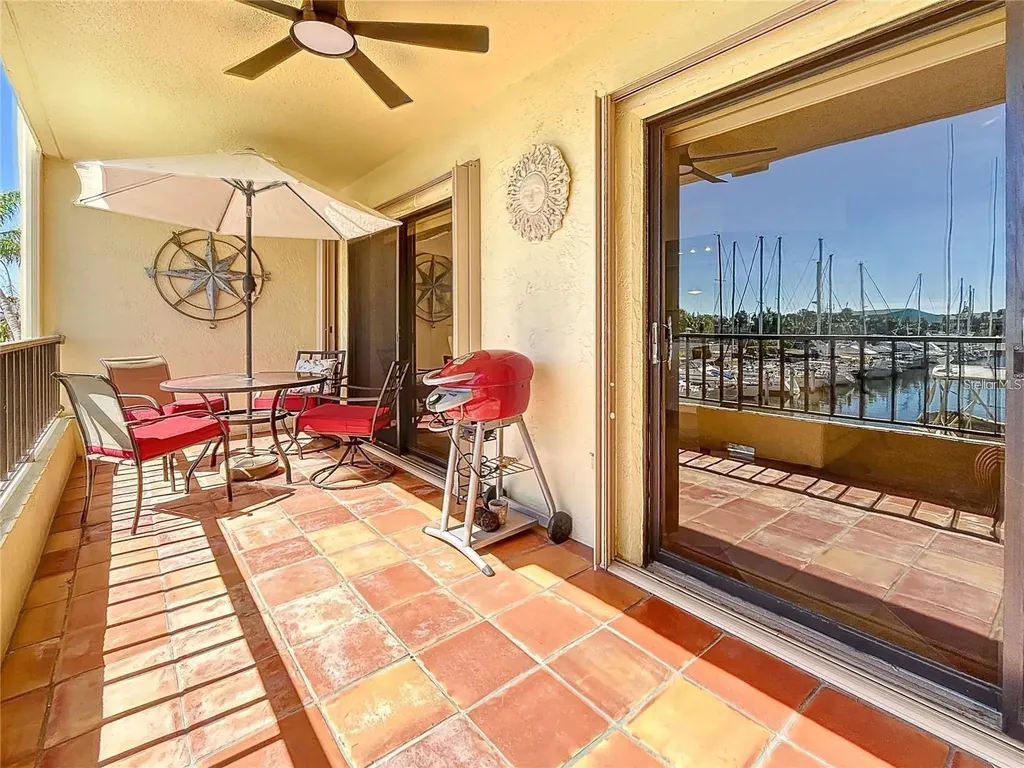 1750 Harbor Place S South Pasadena FL 33707