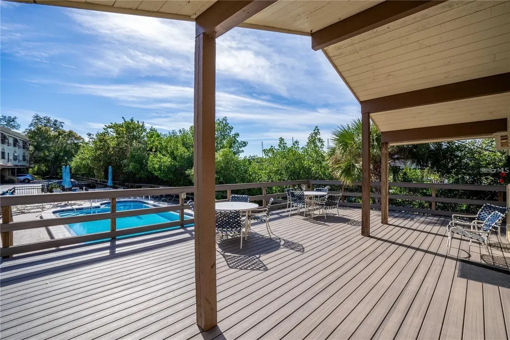 1750 Harbor Place S South Pasadena FL 33707