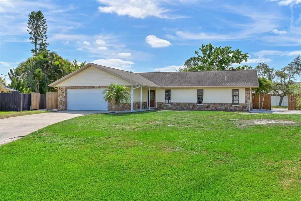 8103 13th Avenue NW Bradenton FL 34209
