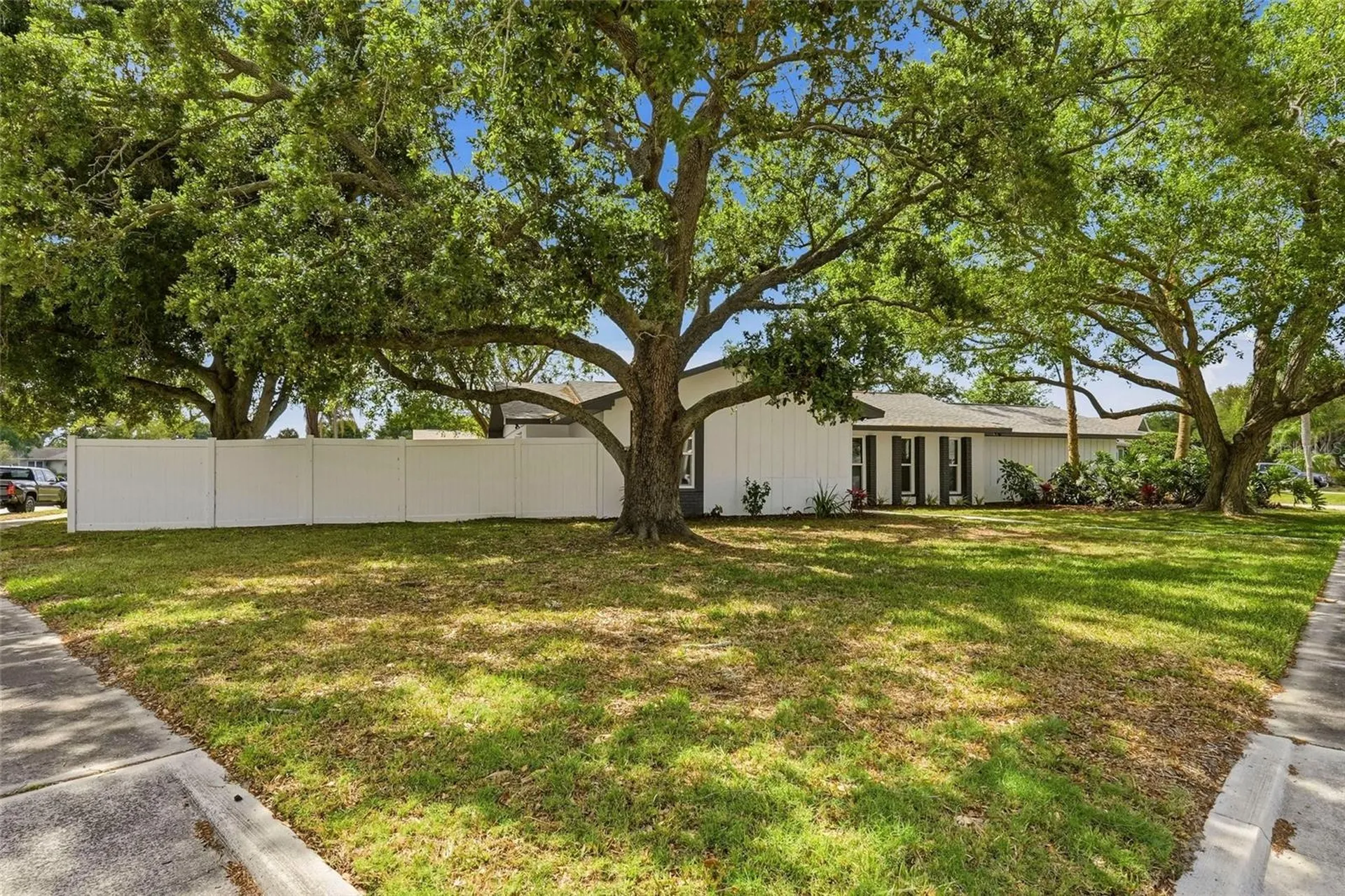 9516 Merrimoor Boulevard Seminole FL 33777
