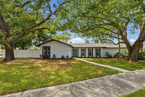 9516 Merrimoor Boulevard Seminole FL 33777