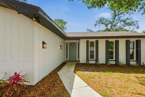 9516 Merrimoor Boulevard Seminole FL 33777