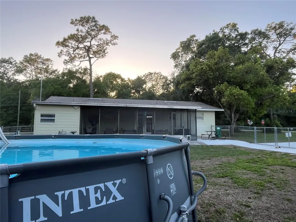 407 Poinsettia Avenue Fruitland Park FL 34731