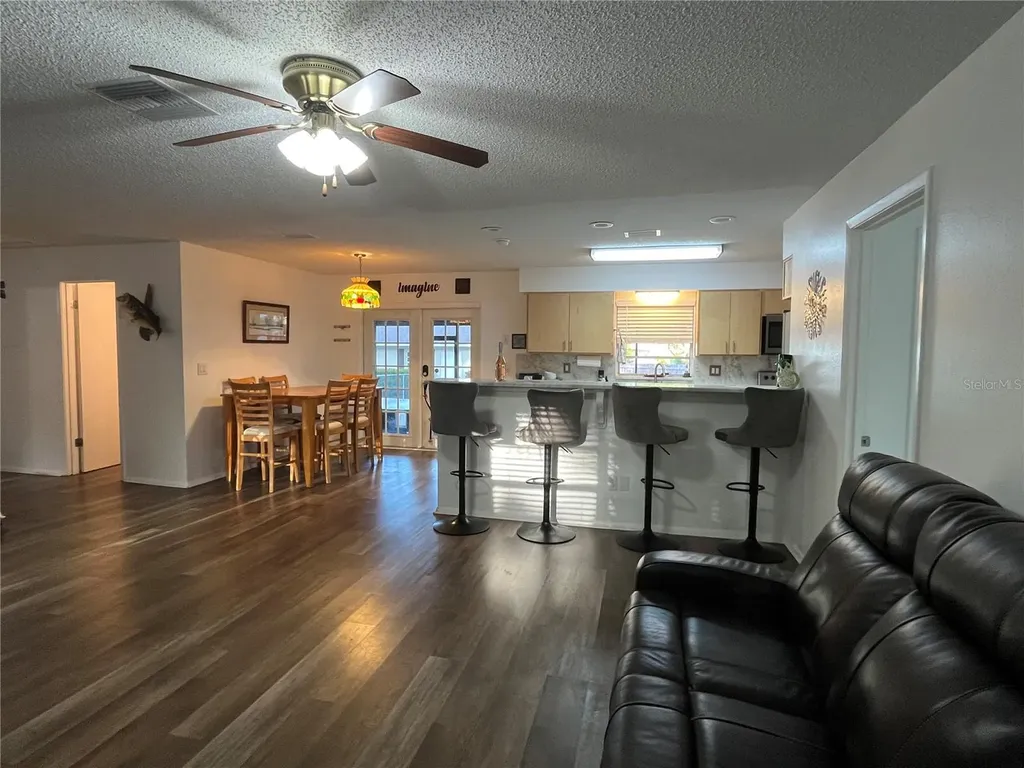 407 Poinsettia Avenue Fruitland Park FL 34731