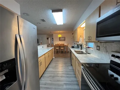 407 Poinsettia Avenue Fruitland Park FL 34731