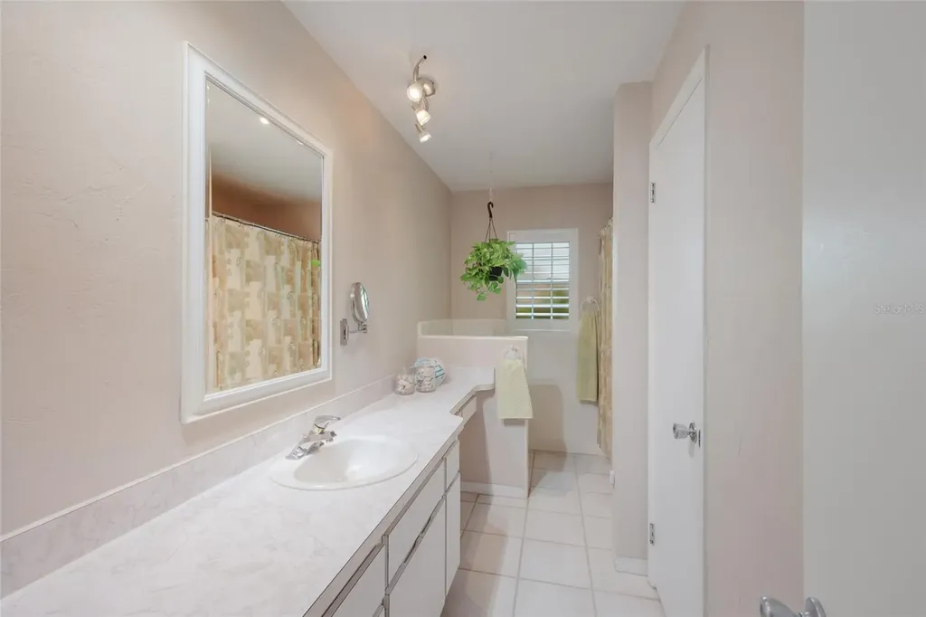 5007 Bimini Drive Bradenton FL 34210